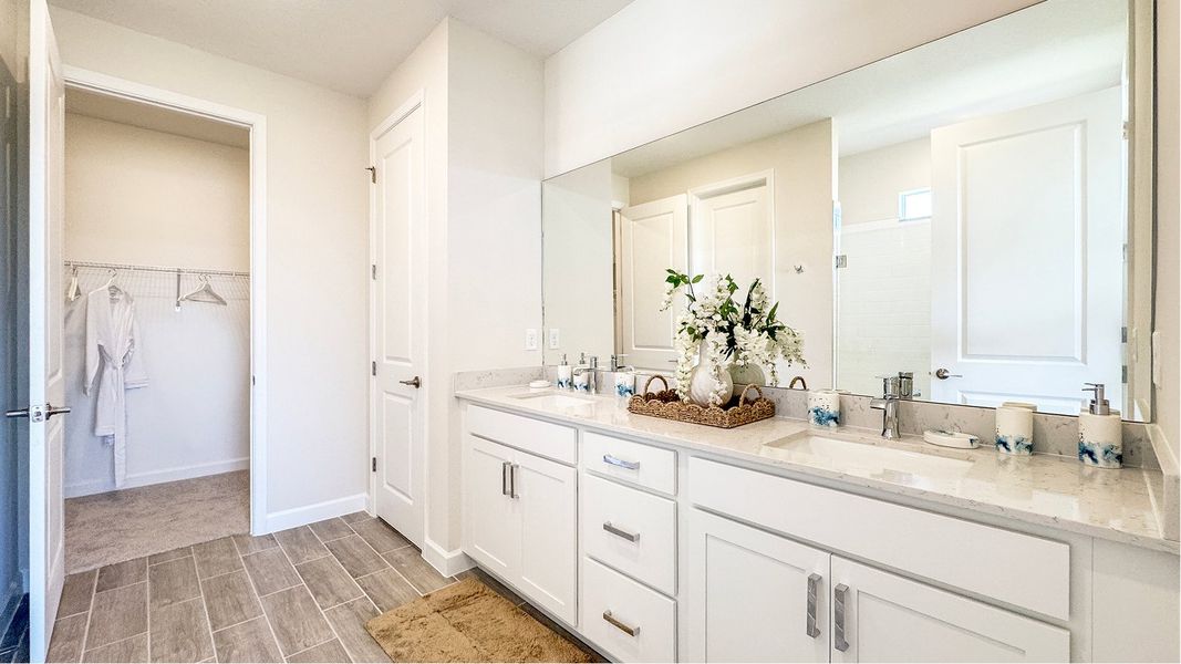 1612 Camelia Owners Bath 2of2 F1