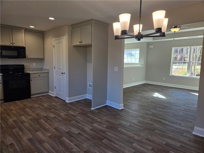 Spacious, unfurnished interior of a new home in , Gainesville (Image 14).