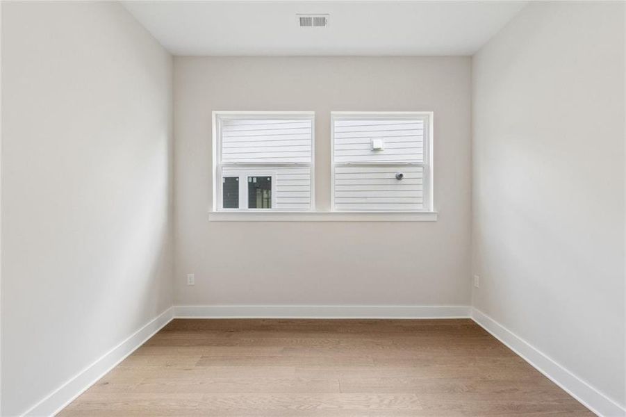 Spacious, unfurnished interior of a new home in , Gainesville (Image 15).