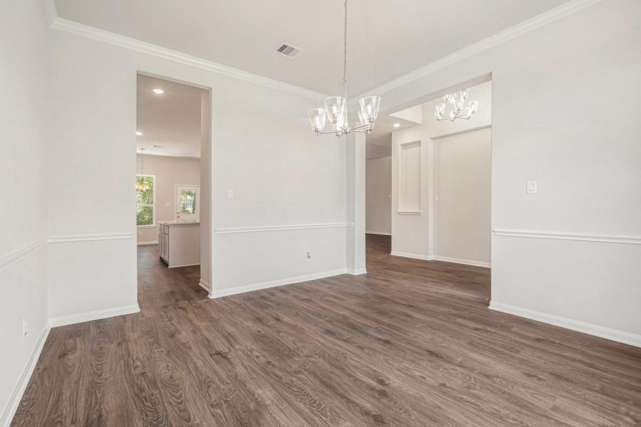 Spacious, unfurnished interior of a new home in Deer Pines, Conroe (Image 17).