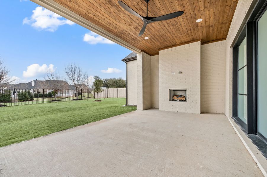 Exterior details and patio area of a home in Montclair, Prosper (Image 24).