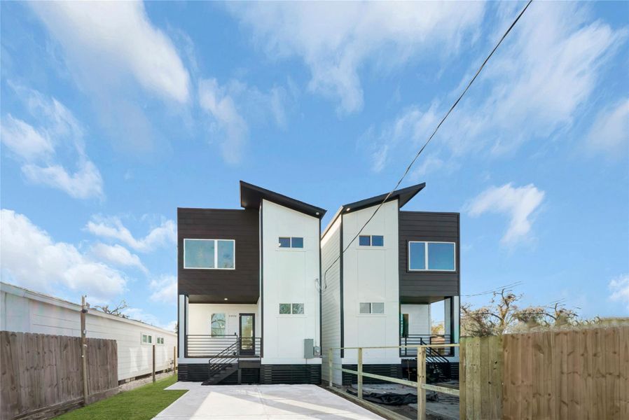 Front exterior of a new home in , Houston, TX, highlighting curb appeal (Image 1). Front exterior of a new home in , Houston, TX, highlighting curb appeal (Image 1).