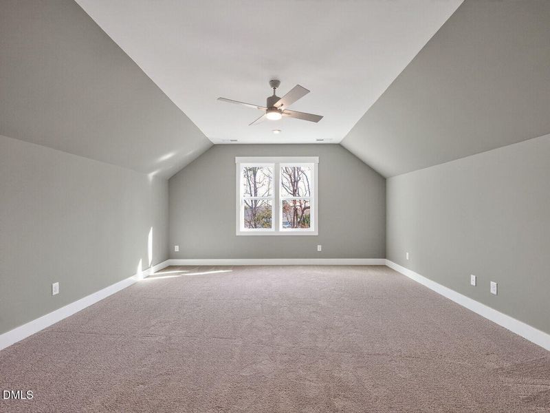 038-1280x960-bonus-room