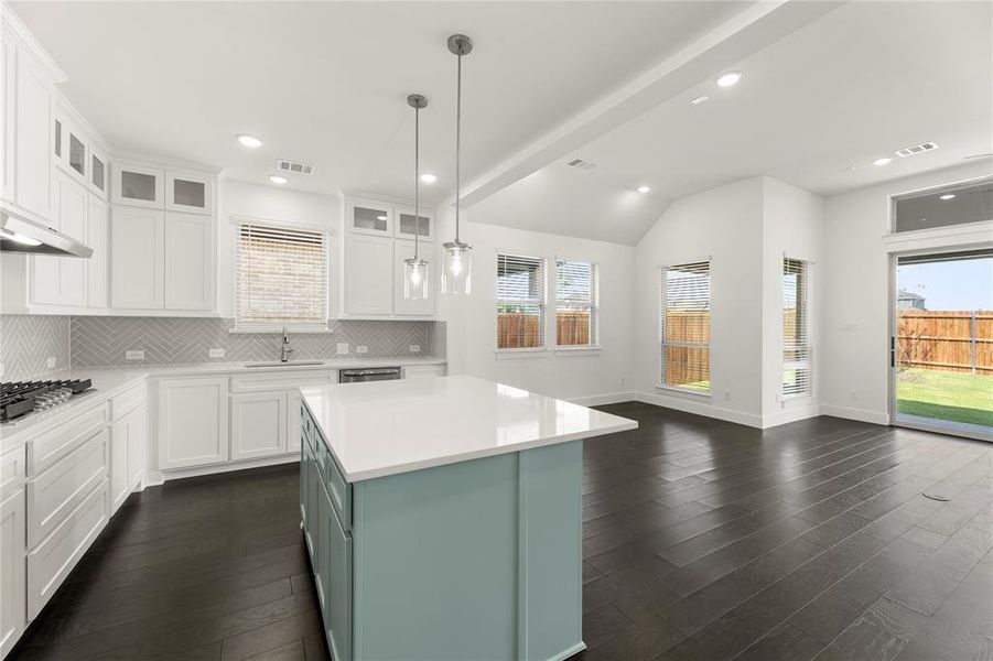 12. 2412 Belmont - Kitchen (3) 12. 2412 Belmont - Kitchen (3)