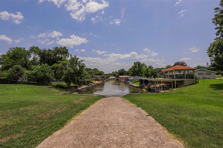 COMMUNITY BOAT RAMP