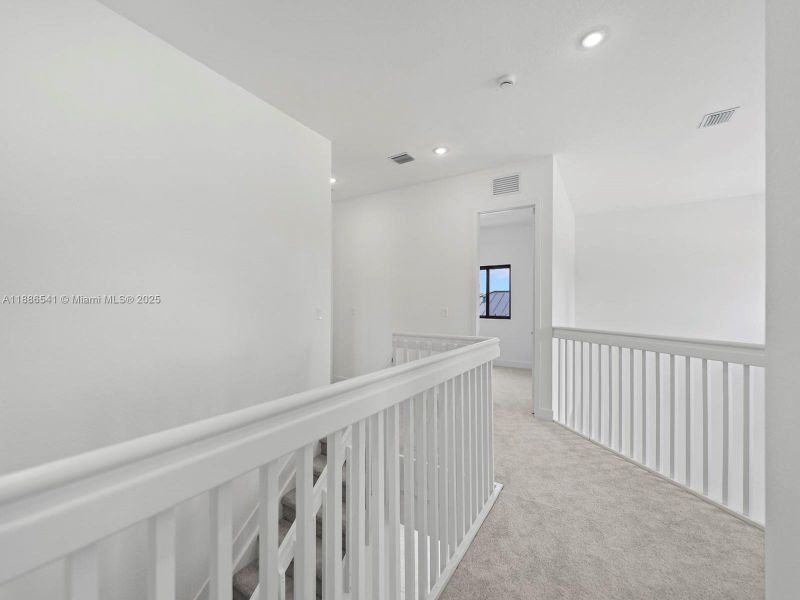 Spacious, unfurnished interior of a new home in , Homestead (Image 28).