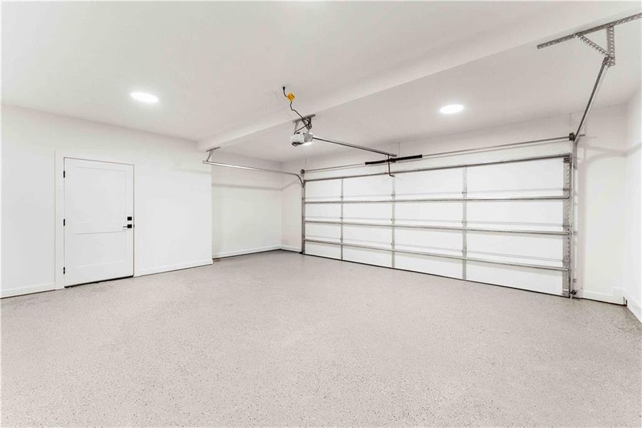 Spacious, unfurnished interior of a new home in , Atlanta (Image 27).
