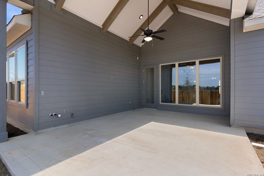Exterior details and patio area of a home in Davis Ranch, San Antonio (Image 4).