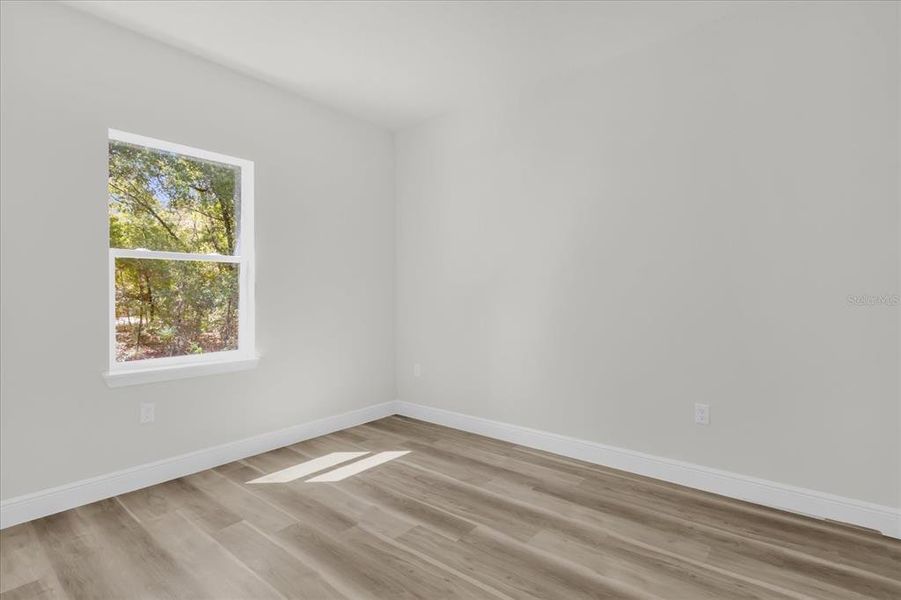 Spacious, unfurnished interior of a new home in , Citrus Springs (Image 23).