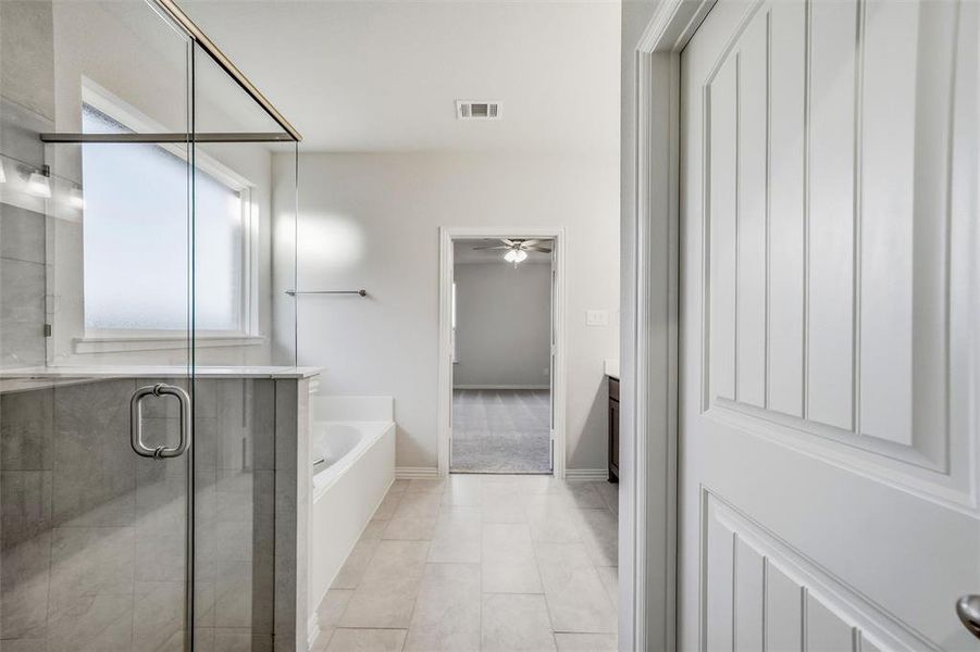 Furnished interior view inside a new home in Morningstar, Aledo (Image 11).