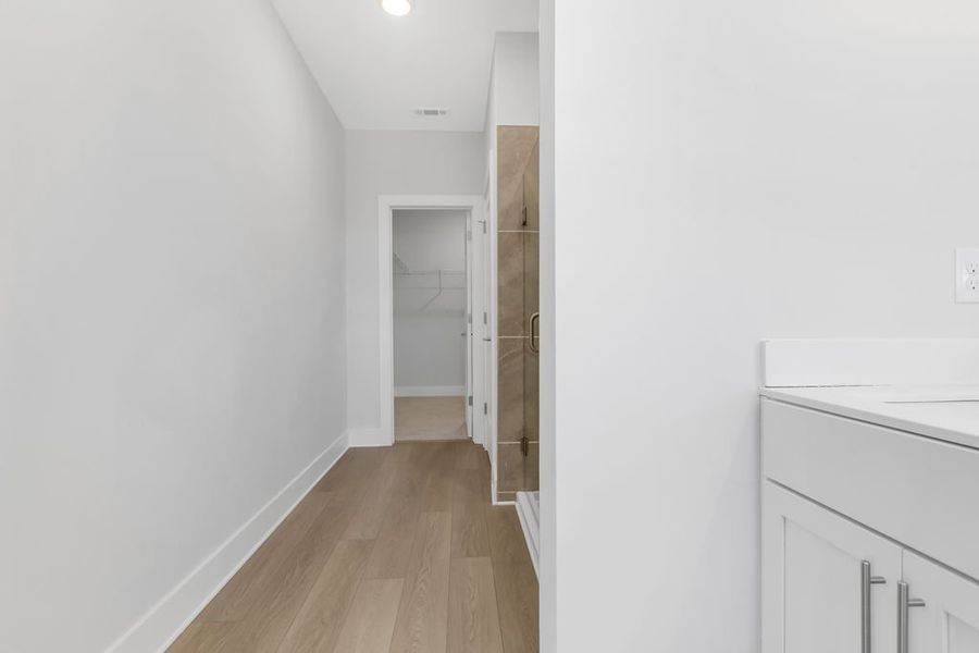 Spacious, unfurnished interior of a new home in Echo Park, Suwanee (Image 30).