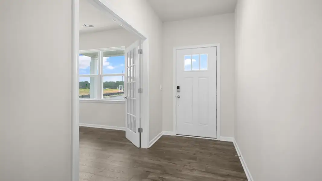 Spacious, unfurnished interior of a new home in Martin Farms, Aberdeen (Image 10).