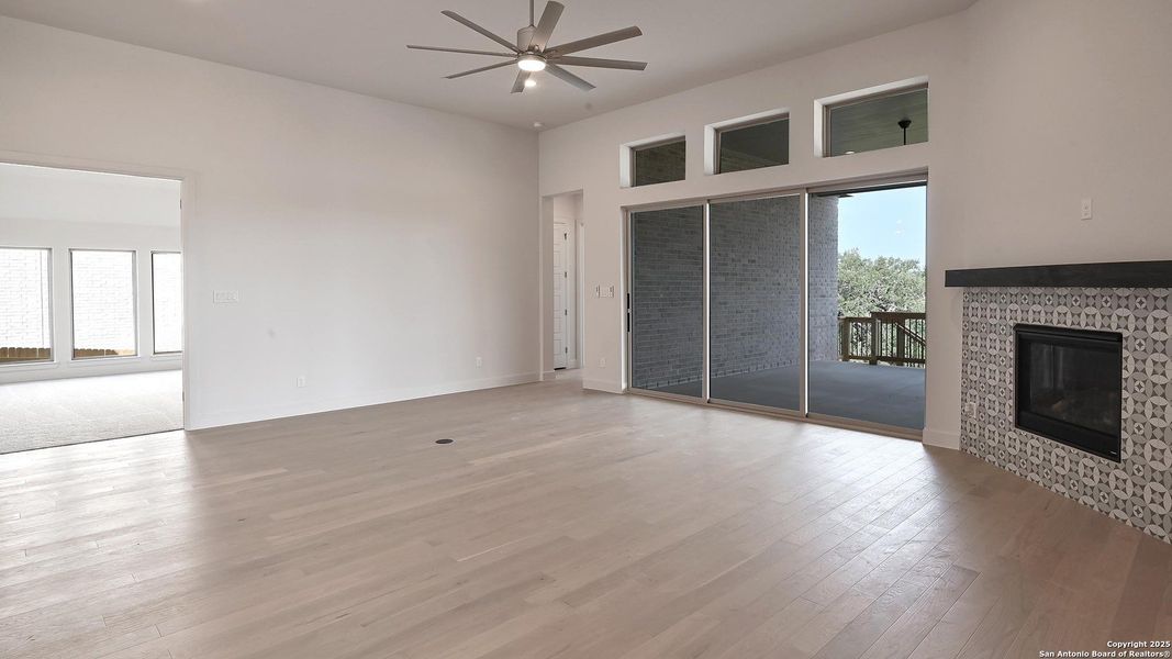 Spacious, unfurnished interior of a new home in Johnson Ranch 70', Bulverde (Image 15). Spacious, unfurnished interior of a new home in Johnson Ranch 70', Bulverde (Image 15).