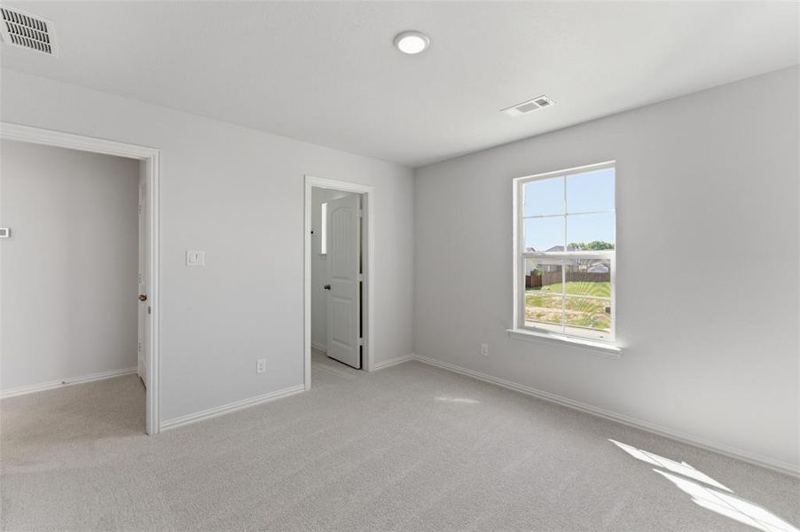 Spacious, unfurnished interior of a new home in Covenant Park, Springtown (Image 32).
