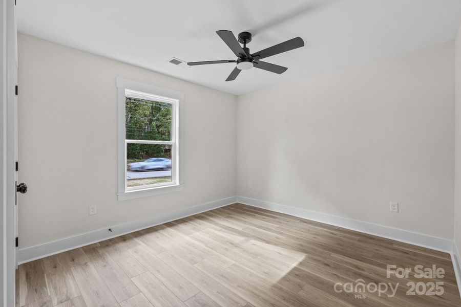 Spacious, unfurnished interior of a new home in , Salisbury (Image 26).