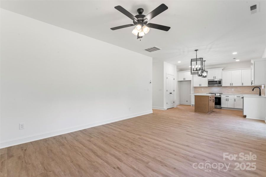 Spacious, unfurnished interior of a new home in , Harrisburg (Image 29).