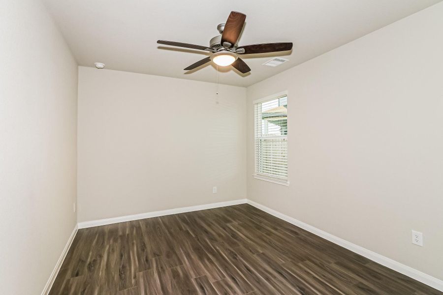 Spacious, unfurnished interior of a new home in Charleston Heights, Rosharon (Image 10).