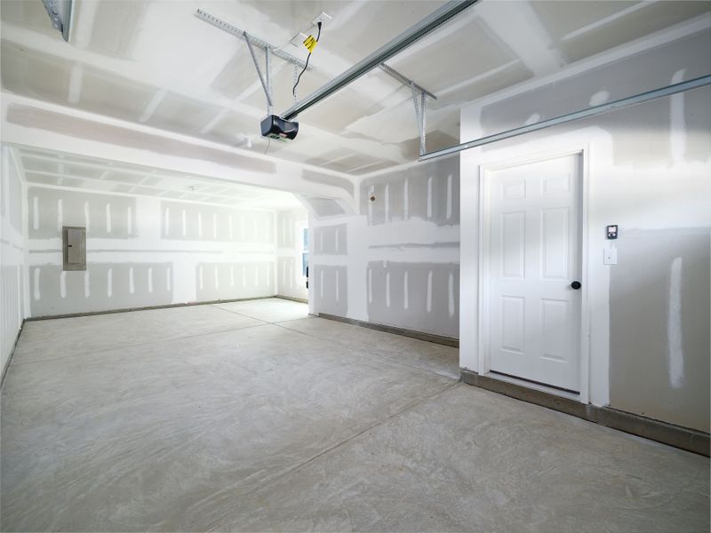 Spacious, unfurnished interior of a new home in Village at Reedy Creek Townhomes, Charlotte (Image 18).