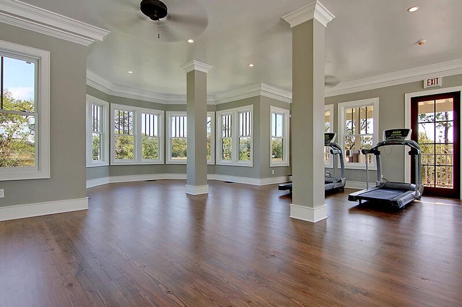 Spacious, unfurnished interior of a new home in , Ravenel (Image 7).