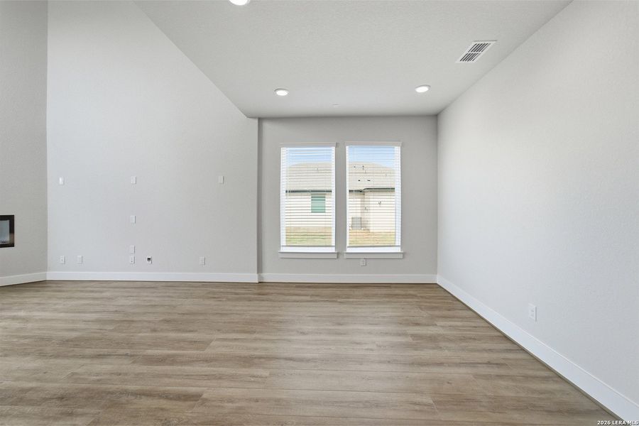 Spacious, unfurnished interior of a new home in Hickory Ridge, Elmendorf (Image 29).
