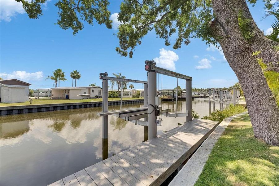 Community amenities in , Apollo Beach (Image 48).