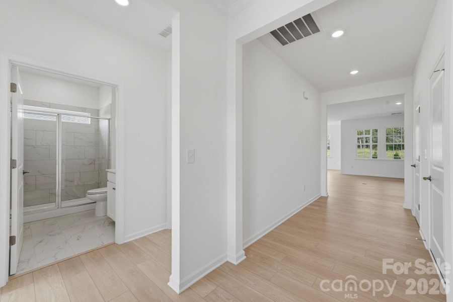 Spacious, unfurnished interior of a new home in Roselyn, Lancaster (Image 14).