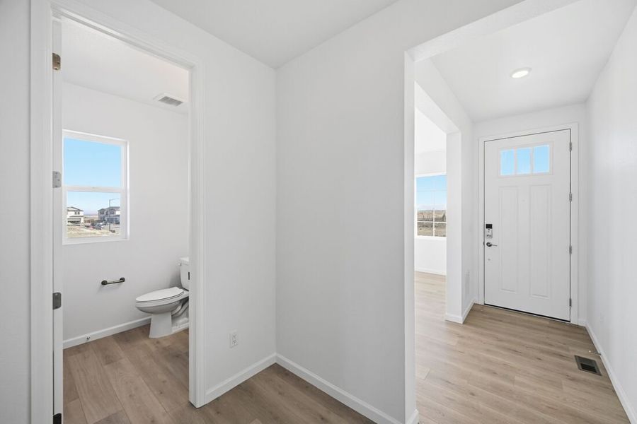 Spacious, unfurnished interior of a new home in Trailstone, Arvada (Image 10).