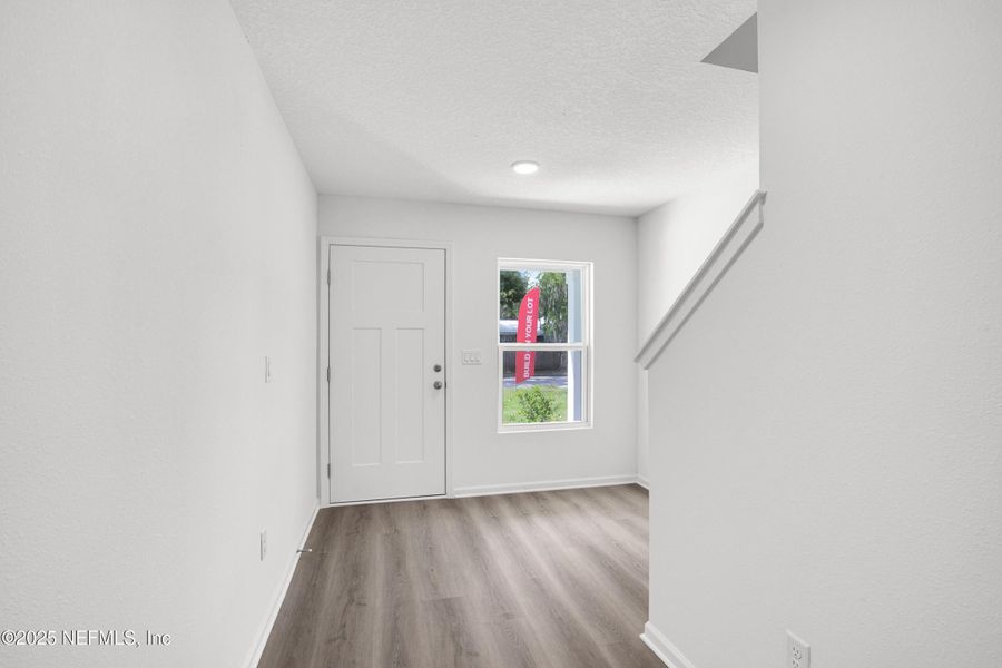 Spacious, unfurnished interior of a new home in , Palatka (Image 30).