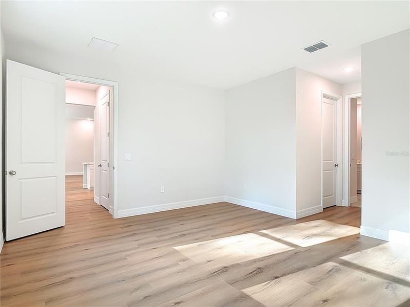 Spacious, unfurnished interior of a new home in , Eustis (Image 50).