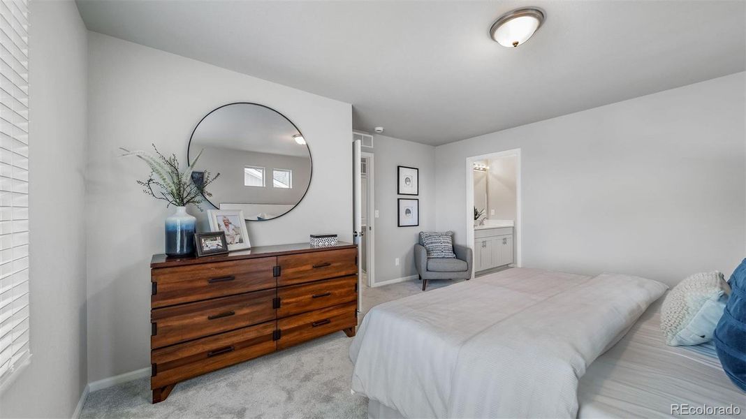 Furnished interior view inside a new home in , Aurora (Image 34).