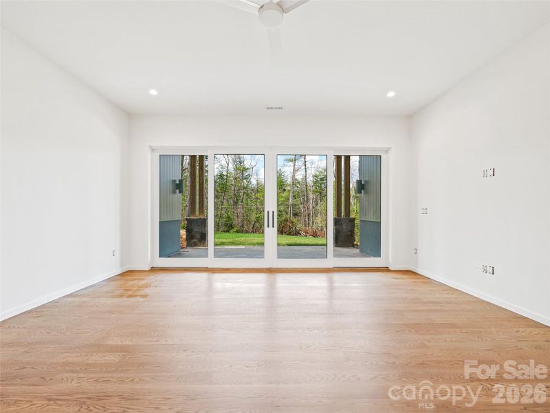 Spacious, unfurnished interior of a new home in , Asheville (Image 20).
