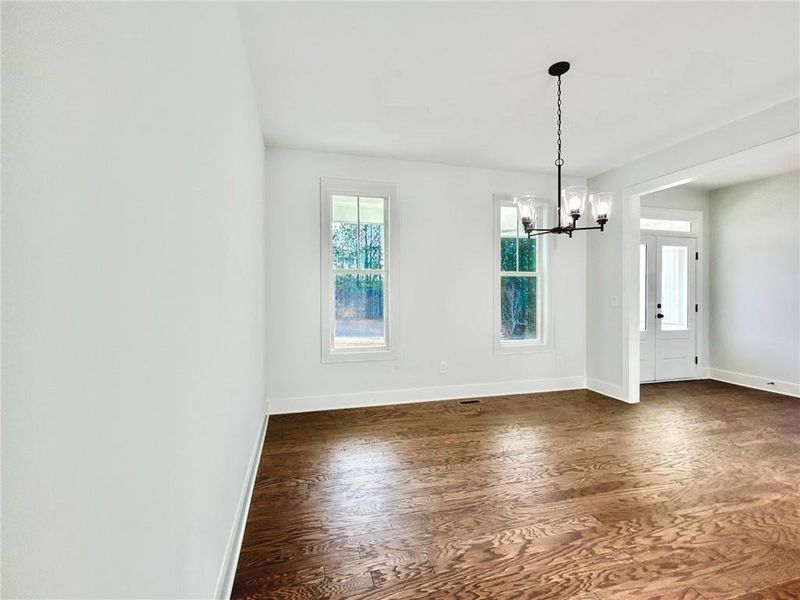 Spacious, unfurnished interior of a new home in , Waleska (Image 14).