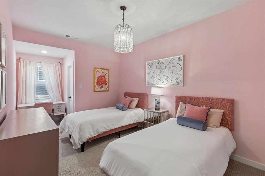 Bedroom with desk or vanity area