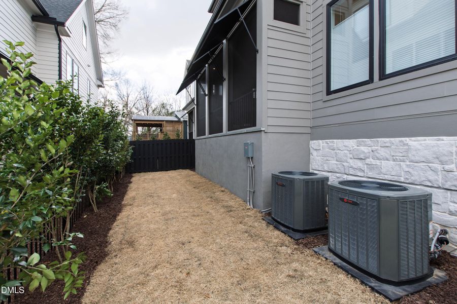 Carson (79) Carson (79)