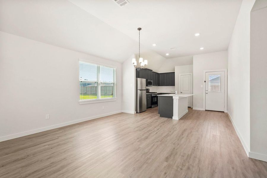 Spacious, unfurnished interior of a new home in Santa Fe, Cleveland (Image 22).