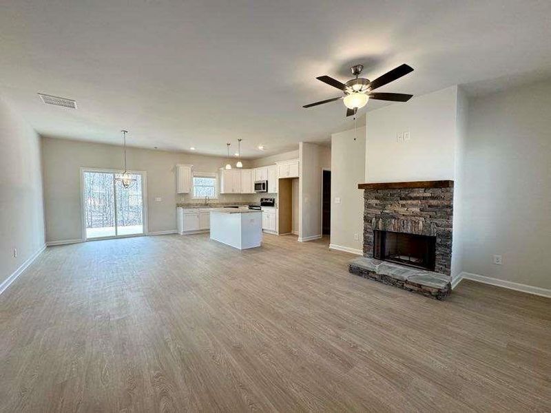 Spacious, unfurnished interior of a new home in , Clarkesville (Image 18).