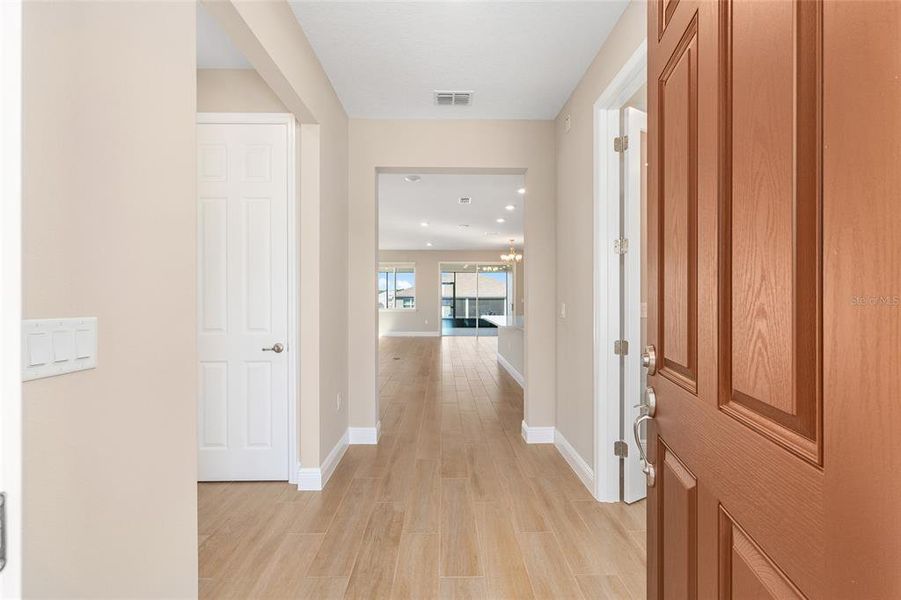 Spacious, unfurnished interior of a new home in , Ocala (Image 15).