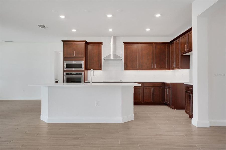 Image 56 of a home in Seaire.