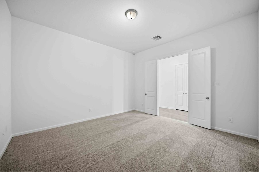 Spacious, unfurnished interior of a new home in Canterra Creek 60', Rosharon (Image 33). Spacious, unfurnished interior of a new home in Canterra Creek 60', Rosharon (Image 33).