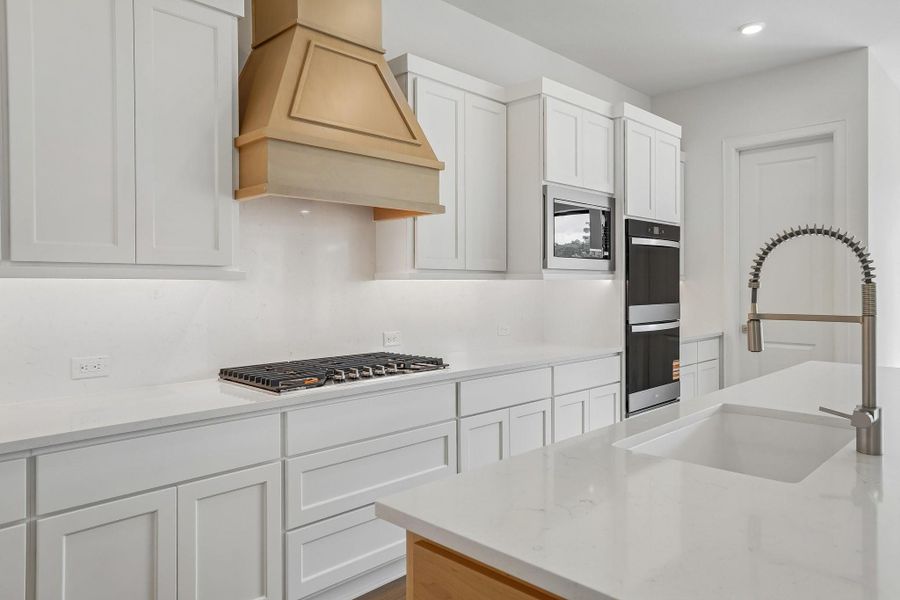 Furnished interior view inside a new home in Evergreen 70', Conroe (Image 13).