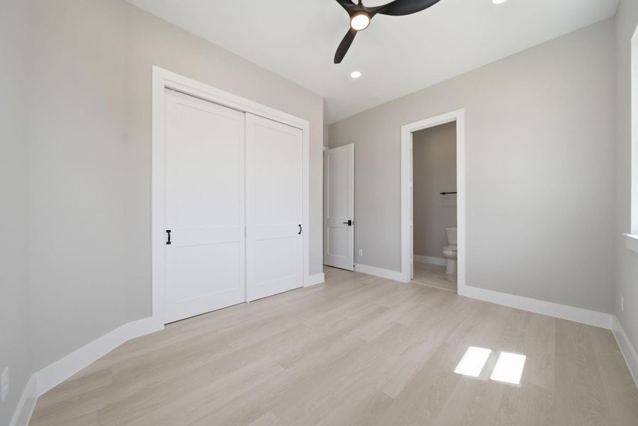 Spacious, unfurnished interior of a new home in , Tomball (Image 42).