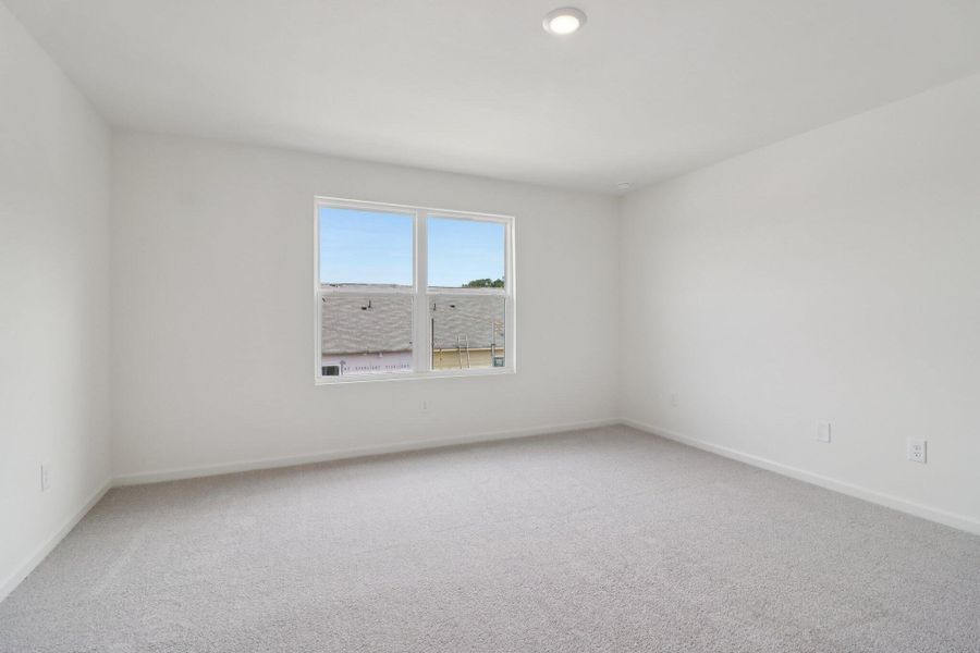 Spacious, unfurnished interior of a new home in Halstead, Moncks Corner (Image 14).