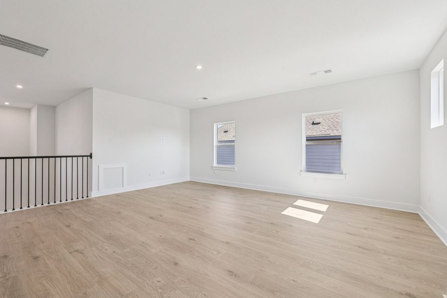 26 web or mls Robin Trail S1302 026