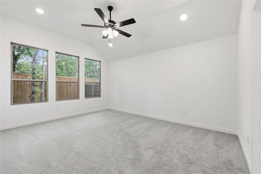 Spacious, unfurnished interior of a new home in Meadow Lakes, Fort Worth (Image 23).