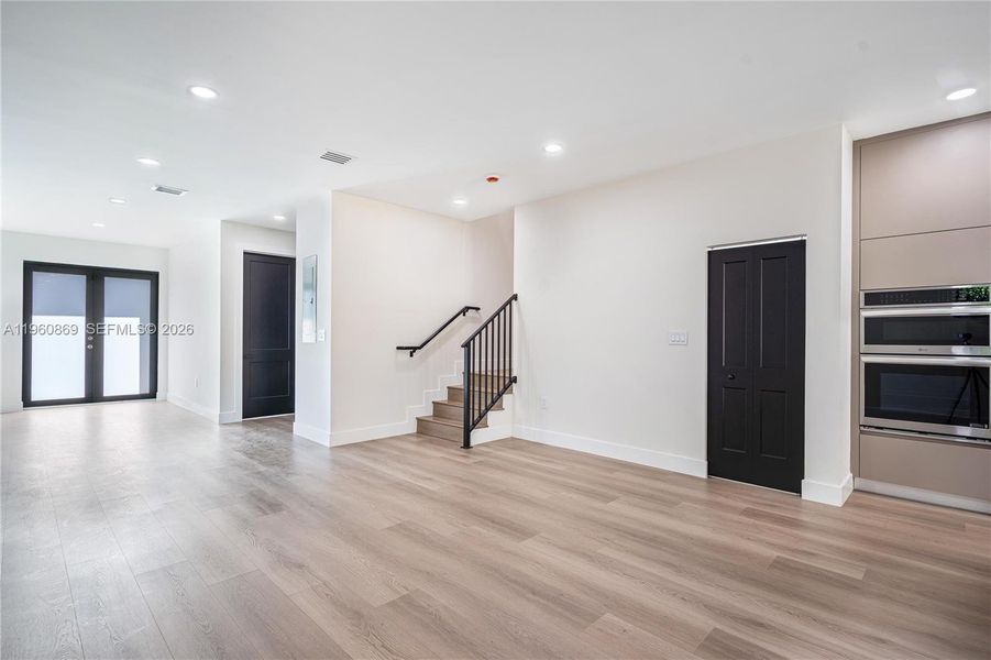 Spacious, unfurnished interior of a new home in , Miami (Image 50).