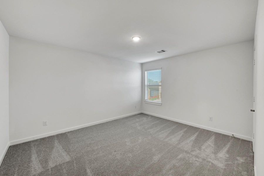 Spacious, unfurnished interior of a new home in Ambrose, La Marque (Image 17).