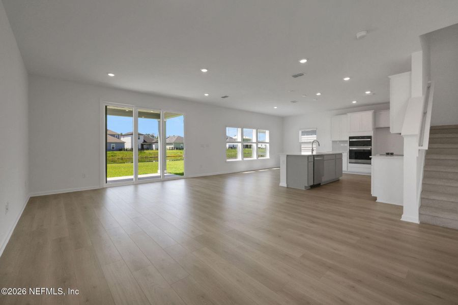 Spacious, unfurnished interior of a new home in Hyland Trail, Green Cove Springs (Image 34).