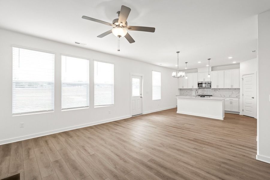 Spacious, unfurnished interior of a new home in Calista Farms, White House (Image 31).