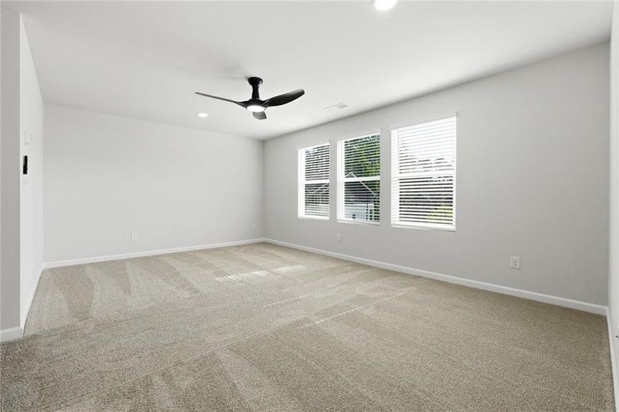 Spacious, unfurnished interior of a new home in Concord Oaks, Powder Springs (Image 15).
