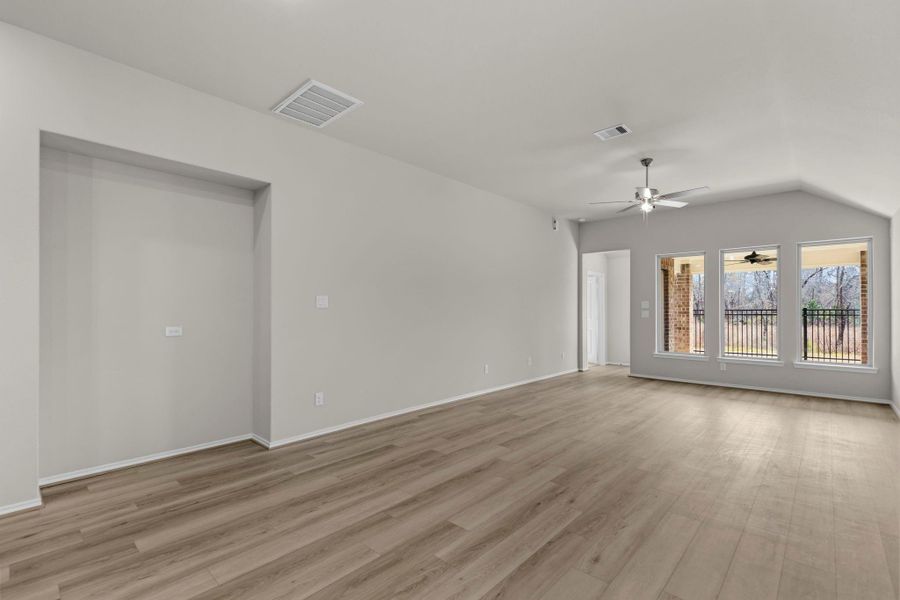 Spacious, unfurnished interior of a new home in Grand Central Park, Conroe (Image 15).